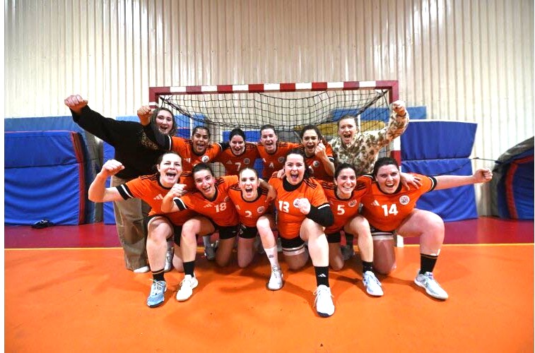 explosion-de-joie-dans-les-buts-apres-la-rencontre-photo-le-dl-laure-neron-devoureix-1768300286